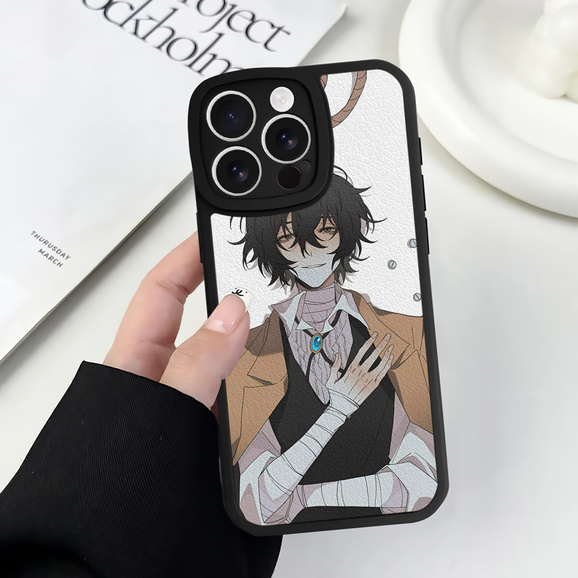 （画像用） 文豪ストレイドッグス Bungo Stray Dogs 【iPhone 16シリーズ対応】シリコンスマホケース（レザー調） 材質：シリコン